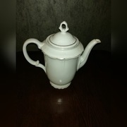 biały porcelanowy dzbanek do kawy