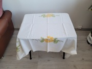 Obrus biały ze wzorem kwiatowym Cepelia PRL Vintage