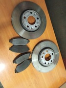 Tarcze plus klocki hamulcowe