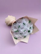 Wiecznie Kwitnący Bukiet Róż – 11 Sztuk z Satynowej Wstążki