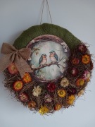 Naturalny wianek dekoracyjny 40 cm z motywem ptaków 