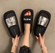 Wang Klapki na Platformie 38