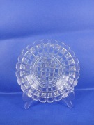 Szklany dekoracyjny talerzyk podstawka Wyciskany w masie