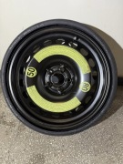 Oryginalne pompowane koło dojazdowe Vredestein Audi Q5 19575R18 