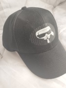 Duża nowa czarna czapka 