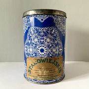 Stara puszka z etykietą Starowiejskie – PRL retro bibelot vintage