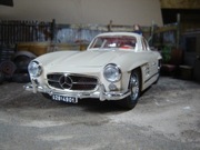 Mercedes Benz 300SL 1954 bez pudła 1:18 Bburago