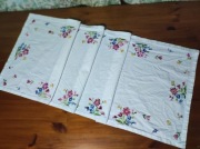 Ręcznie haftowany bieżnik 116x42