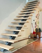 Schody loftowe na belce centralnej/ jednowangowe Produkcja + montaż