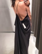 długa czarna satynowana sukienka Zara halter odkryte plecy wieczorowa wisko