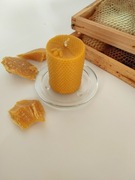 Świeca walec z pszczołą i węzą z wosku pszczelego