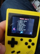 konsola retro, często sprzedawana jako urządzenie z 400 wbudowanymi grami