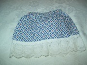 UBRANKO DLA LALKI - SPÓDNICZKA Z HAFTEM W KRATKĘ - Z PRL-u