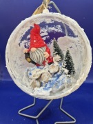 Bombka ze skrzatem z latarenką 