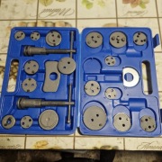 Zestaw do wyciskania tłoczków hamulcowych Vorfal V08303