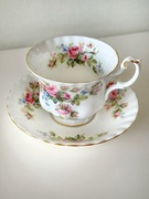 Filiżanka i spodek Royal Albert Moss Rose Bone China