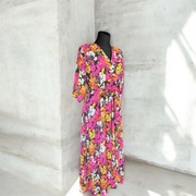 Długa maxi sukienka Italy włoskiej marki w kwiaty kolorowa z paskiem M / L