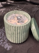 ręcznie robiona świeca sojowa o zapachu świąt noworocznych