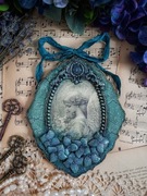 Piękny medalion z Aniołem Prowansja vintage decoupage shabby hortensje