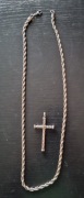 łańcuszek  + krzyżyk ( krzyżyk NIE do kompletu)
