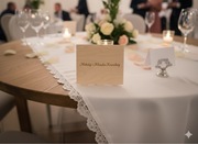 Weselne winietki z imionami na stół ślubny dla gości