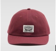 Levi’s nowa bejsbolówka z metkami