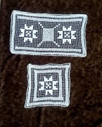 Koronka siatkowa (filet)  cudowny bieżnik  43x24 cm i serwetka  22x22cm 