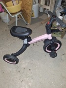 Rowerek trójkołowy z możliwością składania w rowerek biegowy 