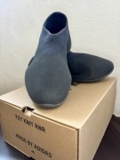 buty Adidas Yeezy Knit Runner r.43