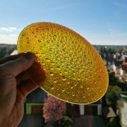 Talerz Asteroid. Proj. Jan Sylwester Drost. Szkło kolorowe. HSG Ząbkowice. 