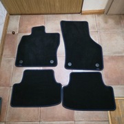 Dywaniki tekstylne Volkswagen Golf VIII (z logo R)