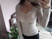 Beżowa bluzka prążkowana sweterek damski dekolt karo kwadratowy rozmiar S