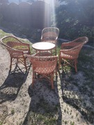 Piękny zestaw wiklinowy do ogrodu