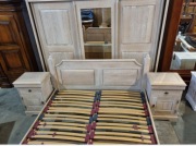 Sypialnia drewniana łóżko szafa