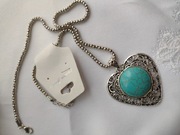 naszyjnik ażurowe serce z niebieskim howlitem