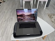 Mc Book pro 15,4” i7 ,16gb ram,Radeon pro 555,256g