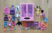 Szafa Barbie z akcesoriami + 2 lalki + motor
