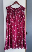 Sukienka w kwiaty śliwkowa fioletowa XXXL 46 