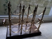 Antyczny stojak na wino