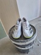 Adidas Predator Club FxG IG7767 korki piłkarskie r. 40 stan jak nowe