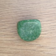 Jadeit naturalny polerowany kamień  amulet na szczęście 15,6 g