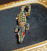 Broszka kajman krokodyl