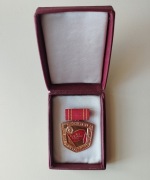 Oryginalny Medal NRD - Za Wybitne Osiągnięcia w Rywalizacji + Etui
