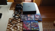 Sony PlayStation 4 plus dwa pady do gry