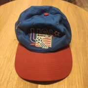 Czapka z daszkiem z okazji MŚ w piłce nożnej w USA 1994r