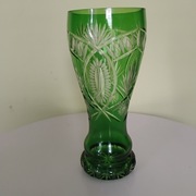 Zielony wazon kryształowy ręcznie szlifowany, szkło deko vintage