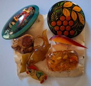 Stare broszki z PRL - 7 szt.