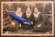 FOTOGRAFIA 3 Gracje zegarki wisior moda album Ostrów okolica Budzyń ?~1930