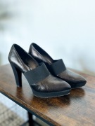 Szpilki wsuwane czarne Donna Karan 38.5 