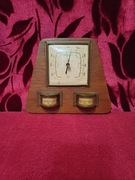 Stary barometr z termometrem